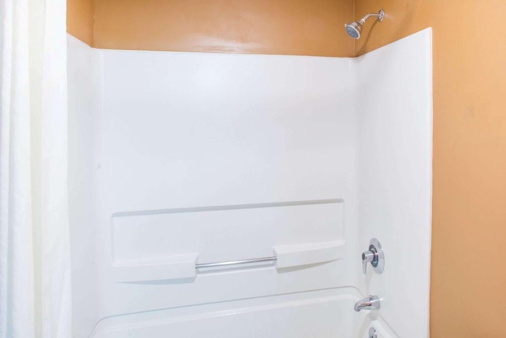 Super 8 by Wyndham Plattsburgh